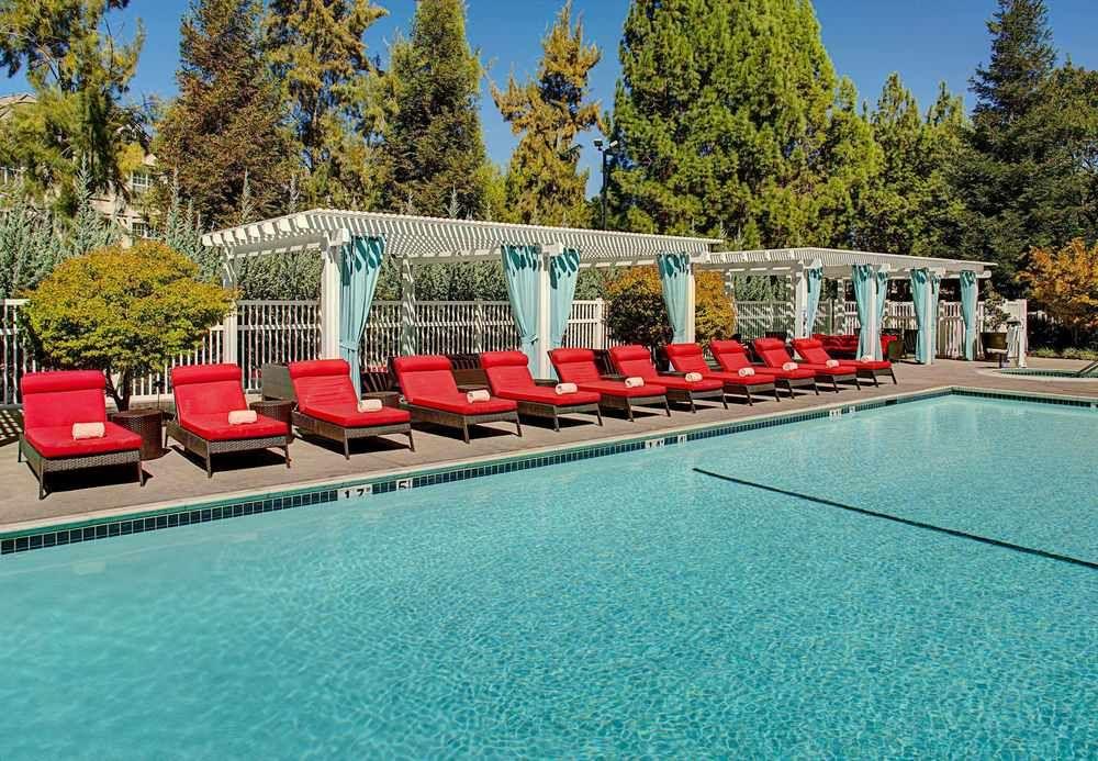 Pleasanton Marriott Hotel Exterior photo